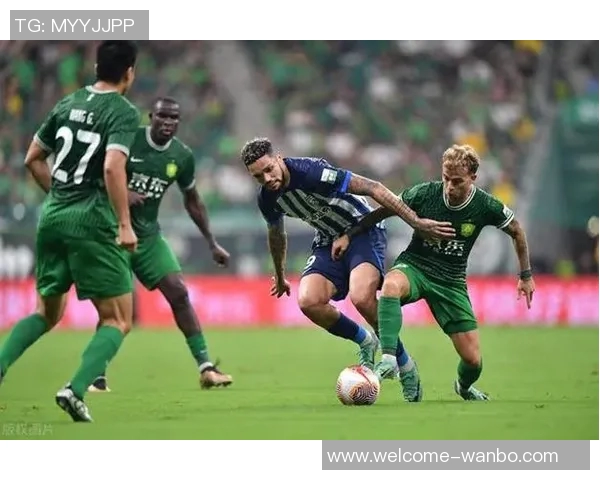 法比奥与马马杜马莱莱携手备战新赛季全力以赴训练中 法比奥与马马杜马莱莱携手备战新赛季全力以赴训练中