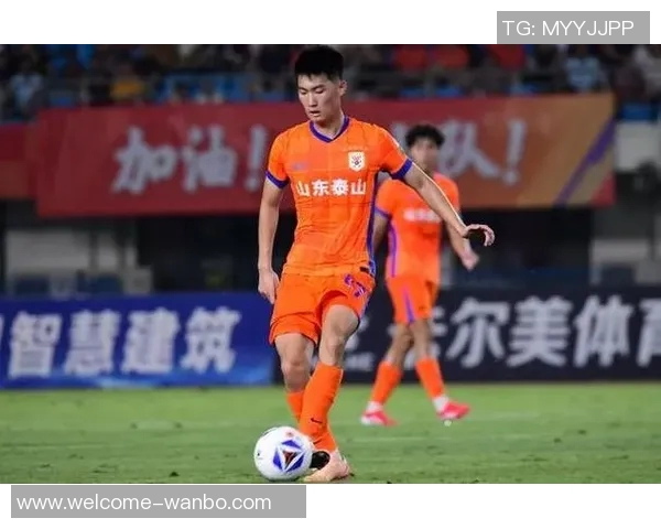 大连英博热身赛逆转山东泰山王昊斌黄山靖宽杰联手进球助胜 大连英博热身赛逆转山东泰山王昊斌黄山靖宽杰联手进球助胜