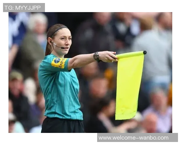 意大利女边裁因美貌遭职业歧视自述不平等经历与坚持